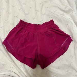 Lululemon Hotty Hot Low-Rise 2.5”